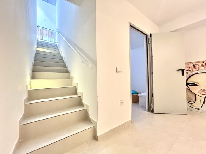 Image No.40-4 Bed Villa for sale