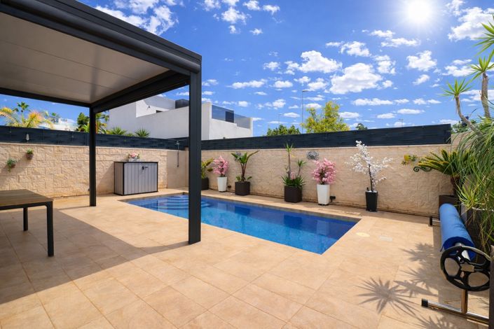 Image No.2-3 Bed Villa for sale