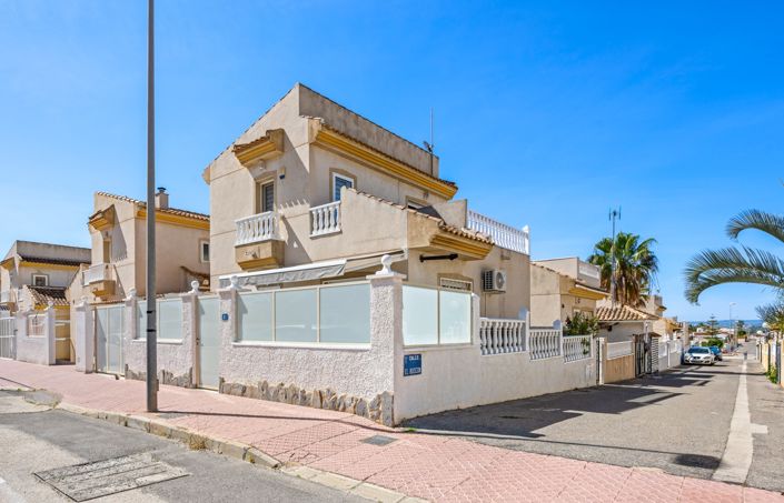 Image No.2-3 Bed Villa for sale