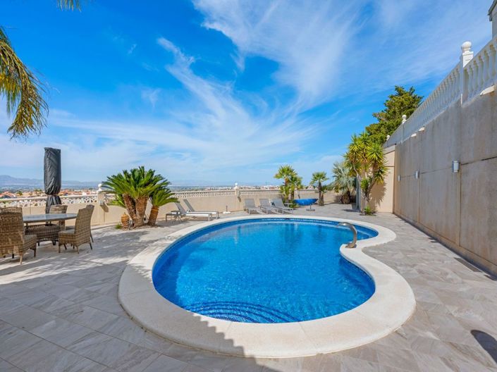Image No.12-4 Bed Villa for sale