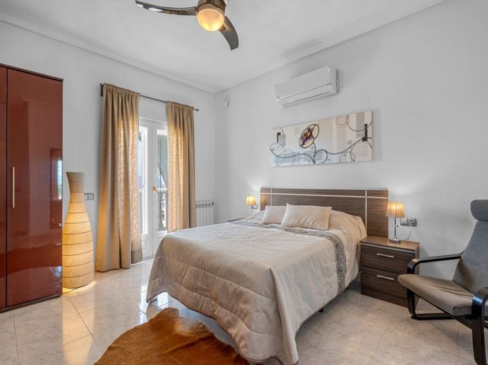 Image No.34-4 Bed Villa for sale