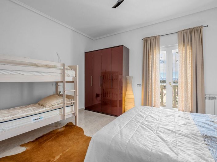 Image No.35-4 Bed Villa for sale