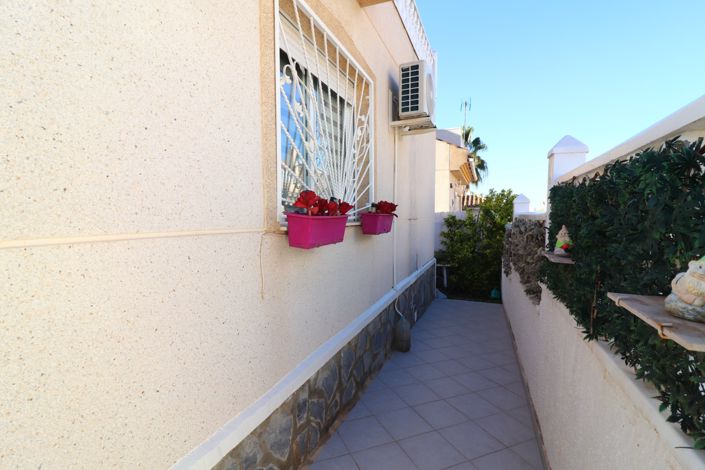 Image No.27-3 Bed Villa for sale