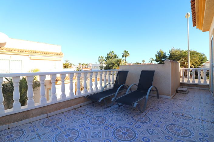 Image No.4-3 Bed Villa for sale