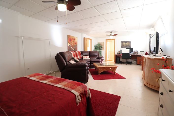 Image No.34-5 Bed Villa for sale
