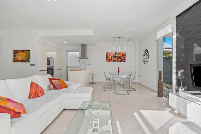 Image No.2-3 Bed Villa for sale