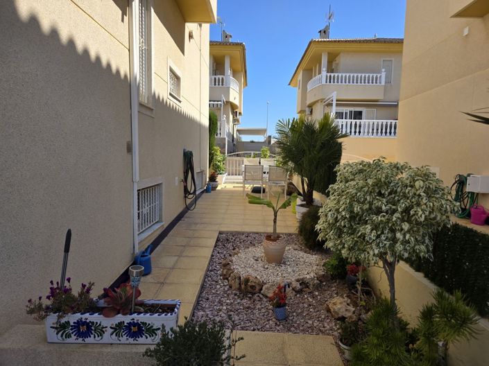 Image No.15-4 Bed Property for sale
