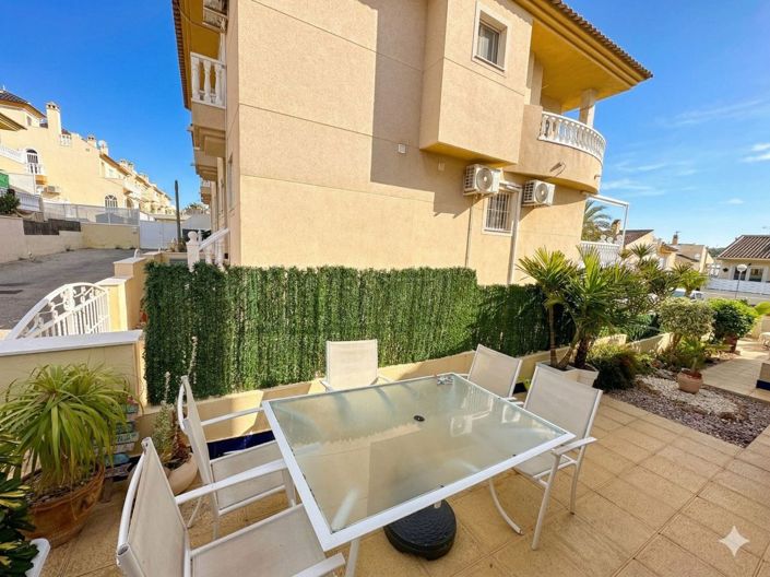 Image No.3-4 Bed Property for sale