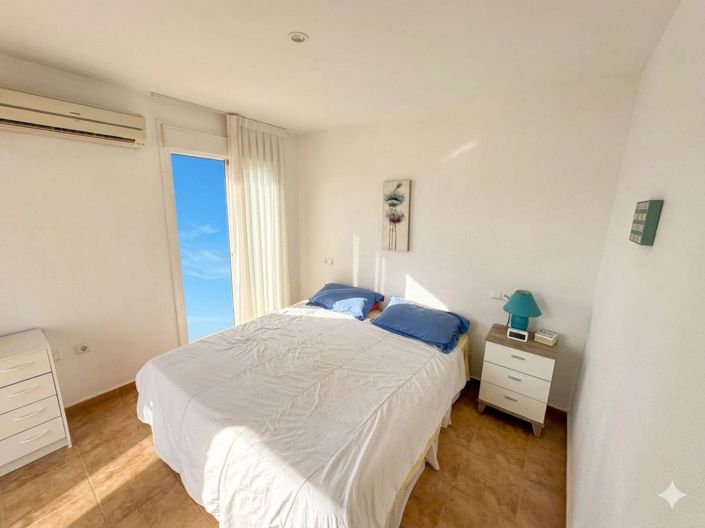 Image No.8-4 Bed Property for sale