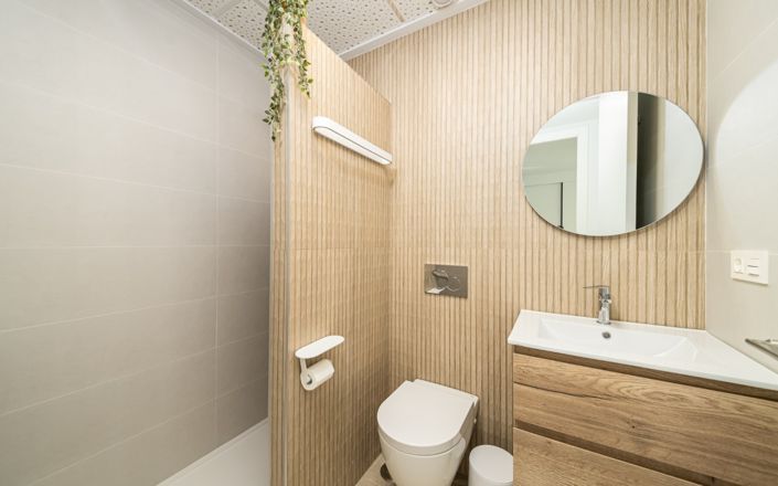 Image No.14-2 Bed Property for sale
