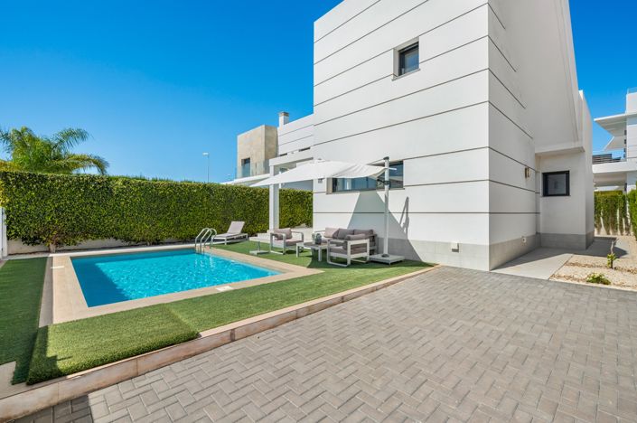 Image No.25-3 Bed Villa for sale