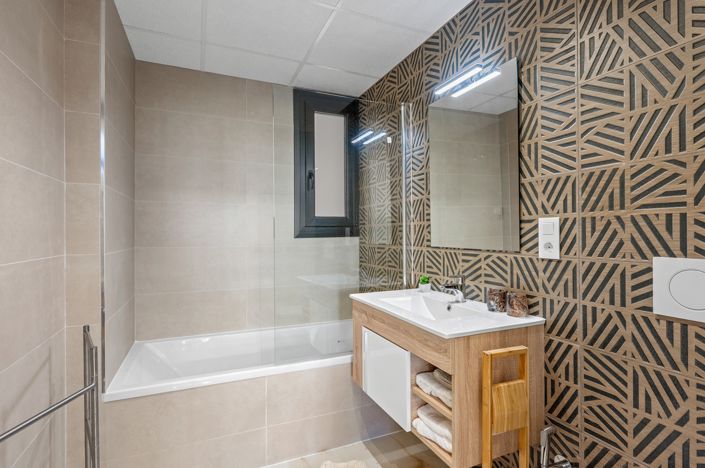 Image No.21-3 Bed Apartment for sale
