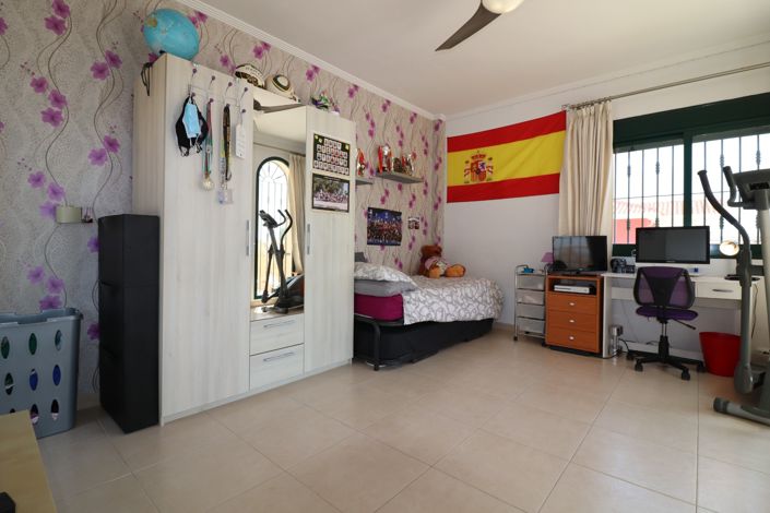 Image No.13-4 Bed Villa for sale