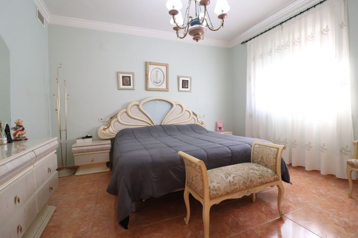 Image No.12-3 Bed Villa for sale