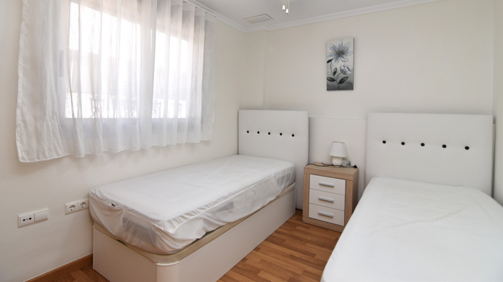 Image No.18-3 Bed Townhouse for sale