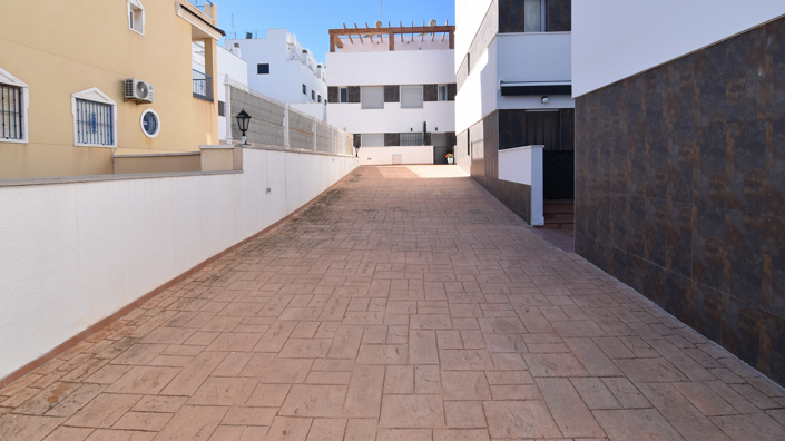 Image No.38-3 Bed Townhouse for sale