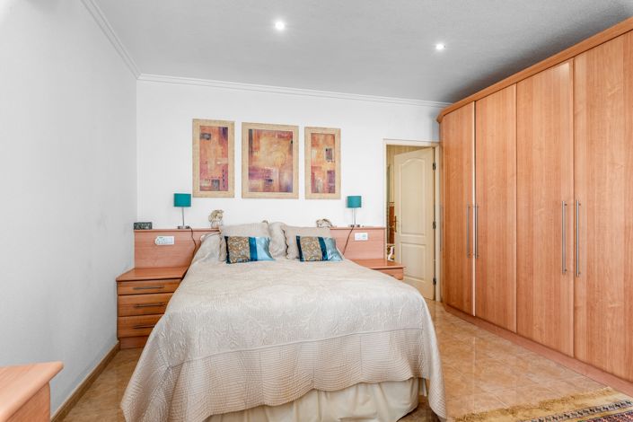 Image No.45-7 Bed Property for sale