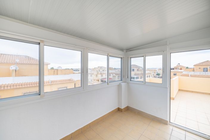 Image No.21-3 Bed Property for sale