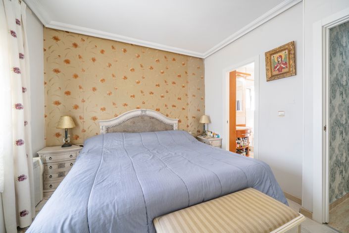 Image No.19-4 Bed Townhouse for sale