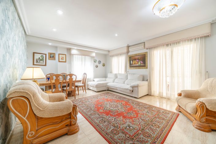 Image No.3-4 Bed Townhouse for sale