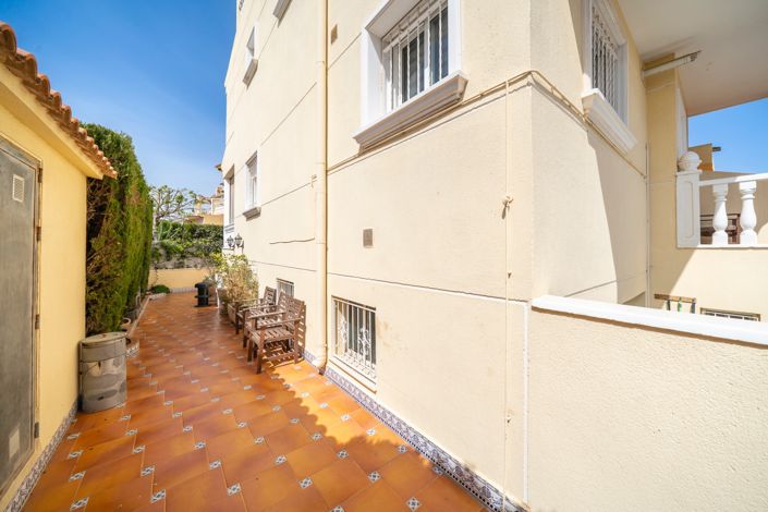 Image No.41-4 Bed Townhouse for sale