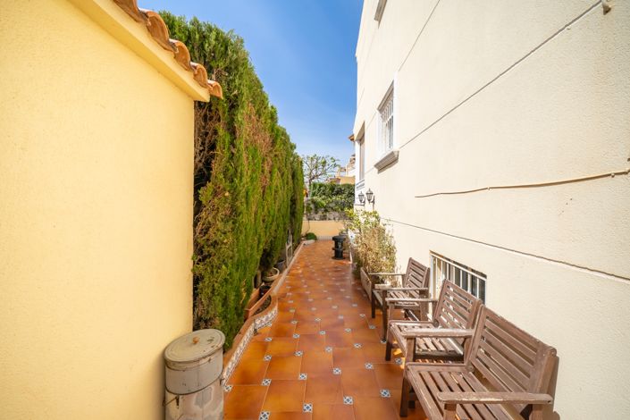 Image No.42-4 Bed Townhouse for sale