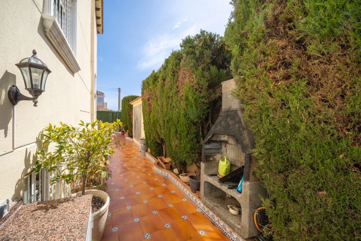 Image No.43-4 Bed Townhouse for sale