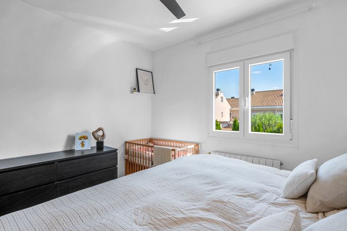 Image No.19-4 Bed Townhouse for sale