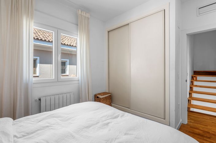 Image No.27-4 Bed Townhouse for sale