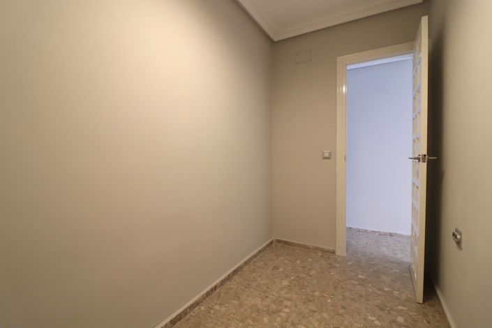 Image No.14-3 Bed Apartment for sale
