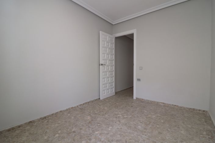 Image No.9-3 Bed Apartment for sale