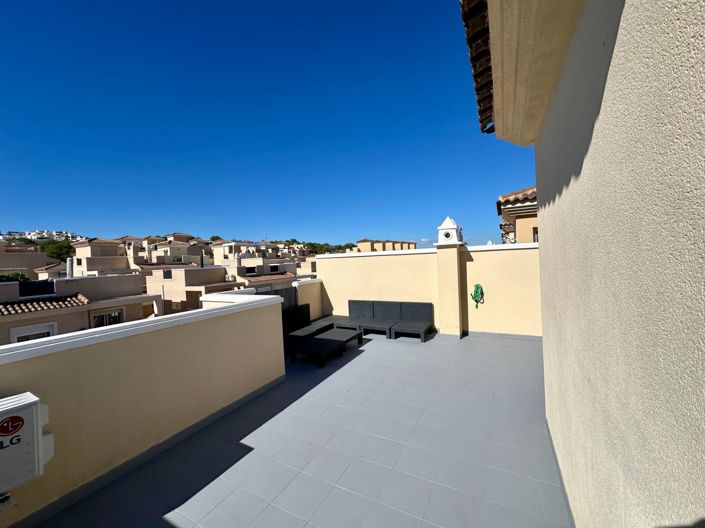 Image No.3-4 Bed Property for sale