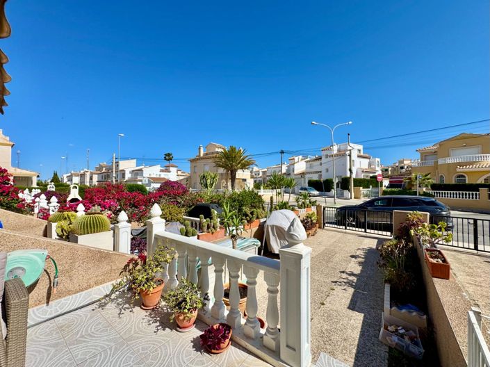 Image No.26-3 Bed Townhouse for sale