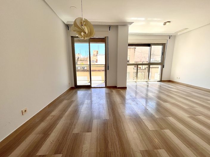 Image No.16-4 Bed Apartment for sale