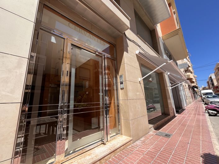 Image No.3-4 Bed Apartment for sale