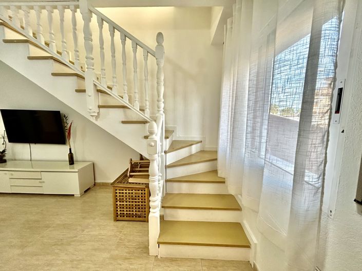 Image No.16-4 Bed Townhouse for sale
