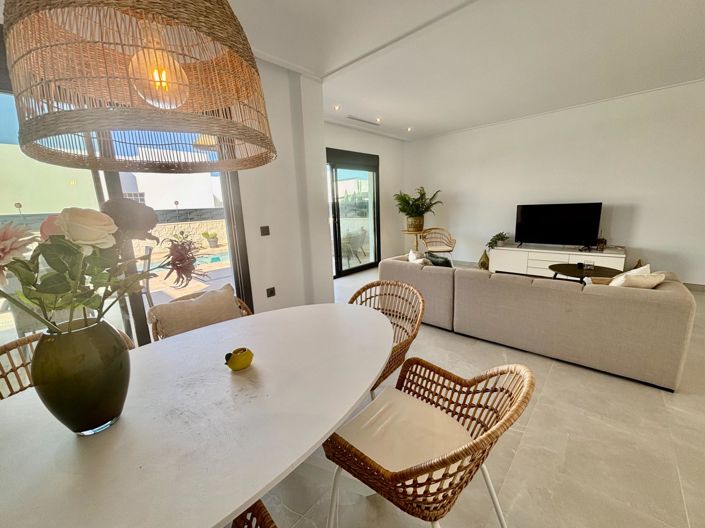 Image No.8-3 Bed Villa for sale