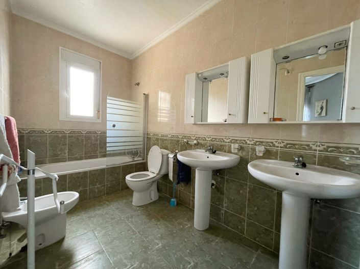 Image No.15-5 Bed Villa for sale