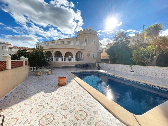 Image No.29-5 Bed Villa for sale