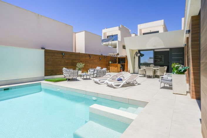 Image No.33-4 Bed Villa for sale