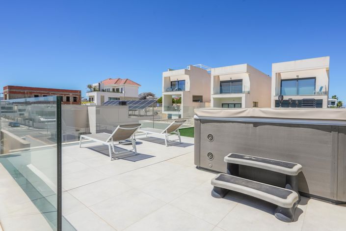 Image No.45-4 Bed Villa for sale