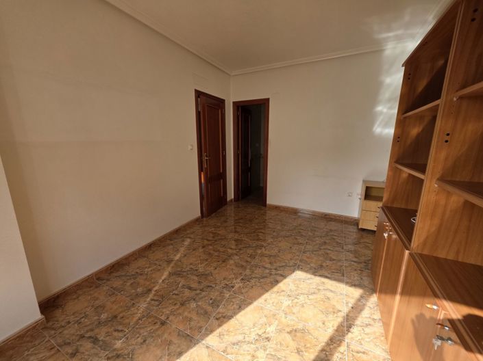 Image No.20-2 Bed Apartment for sale