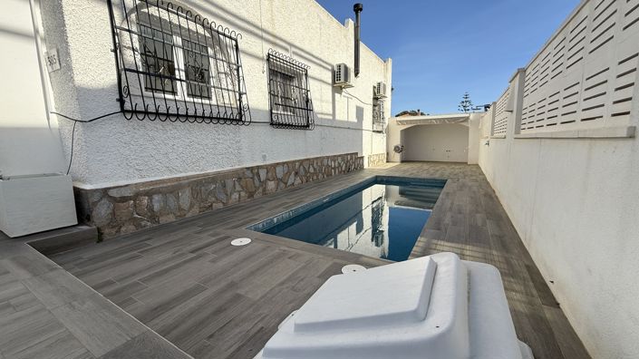Image No.4-2 Bed Villa for sale