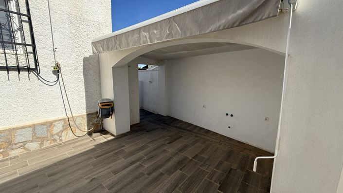 Image No.5-2 Bed Villa for sale