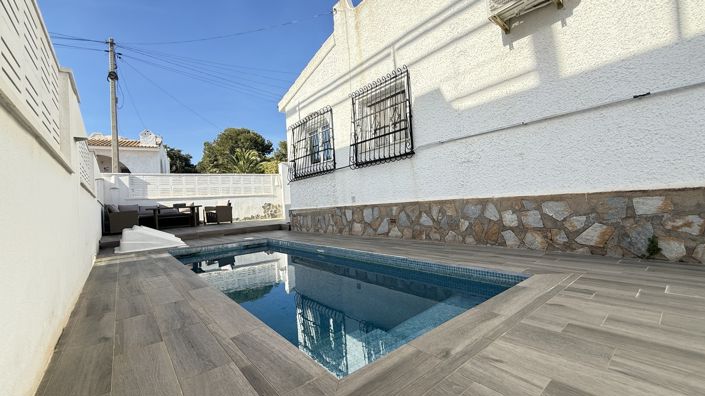 Image No.7-2 Bed Villa for sale
