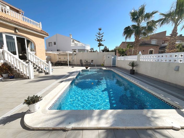 Image No.4-3 Bed Villa for sale