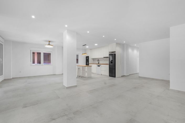 Image No.11-3 Bed Apartment for sale