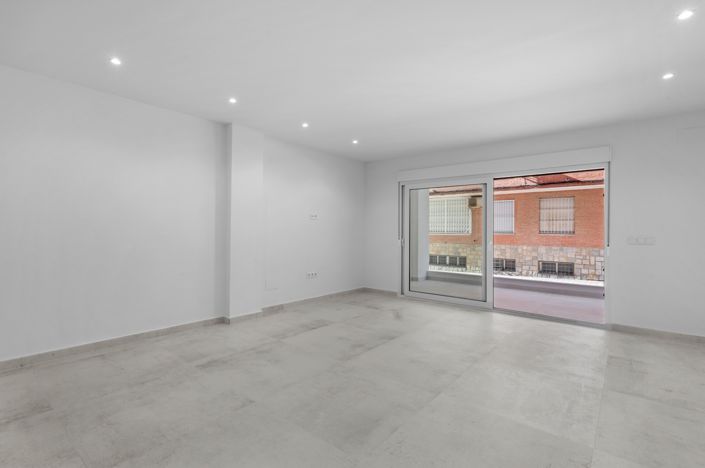 Image No.12-3 Bed Apartment for sale