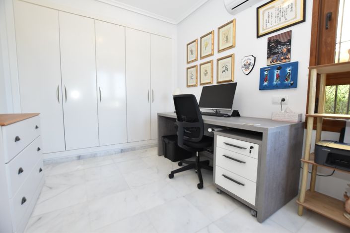 Image No.27-3 Bed Villa for sale