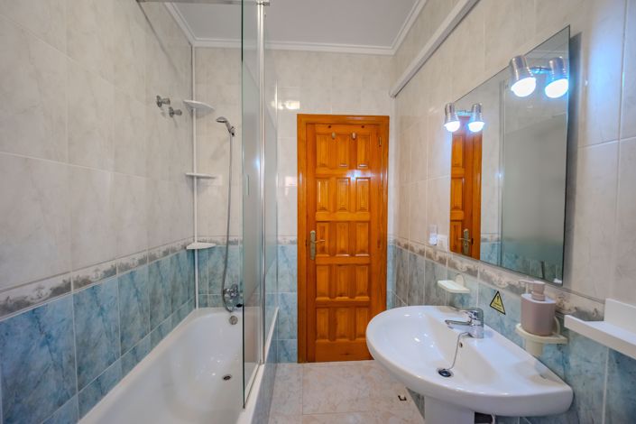 Image No.43-10 Bed Villa for sale